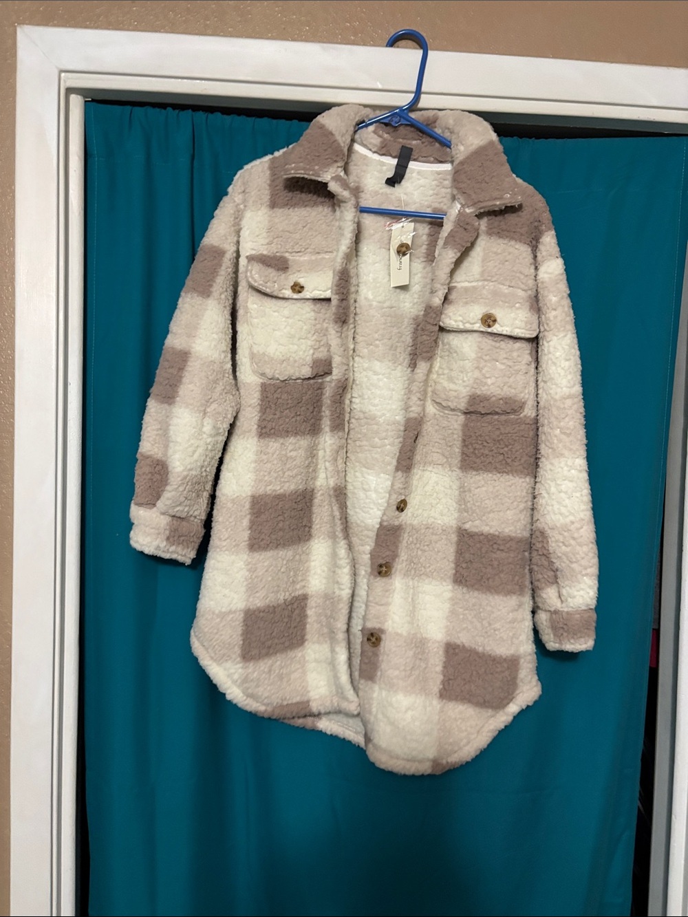 Francesca's Collections Taupe & Cream Plaid Sherpa Shacket